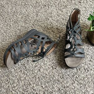 OTBT Nomadic Sandal Size US 6.5 M Black Leather Wedge Heel Lace-Up Strappy New